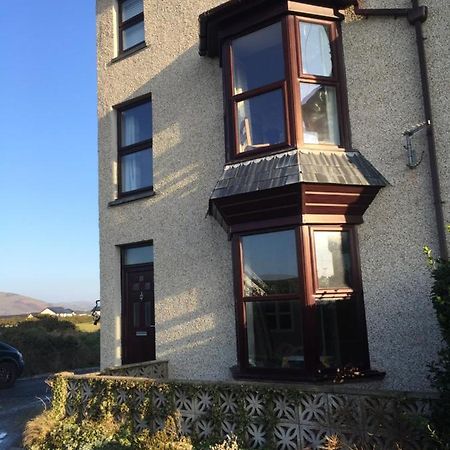 First Floor Apartment With Mountain Views Tywyn Extérieur photo